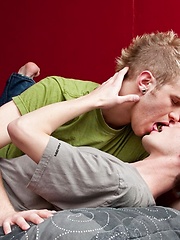 Twinks kissing, sucking and fucking